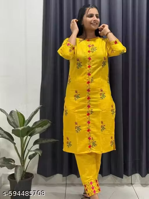 Women Cotton Blend Kurta Pant Set