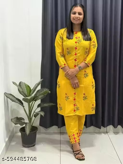 Women Cotton Blend Kurta Pant Set
