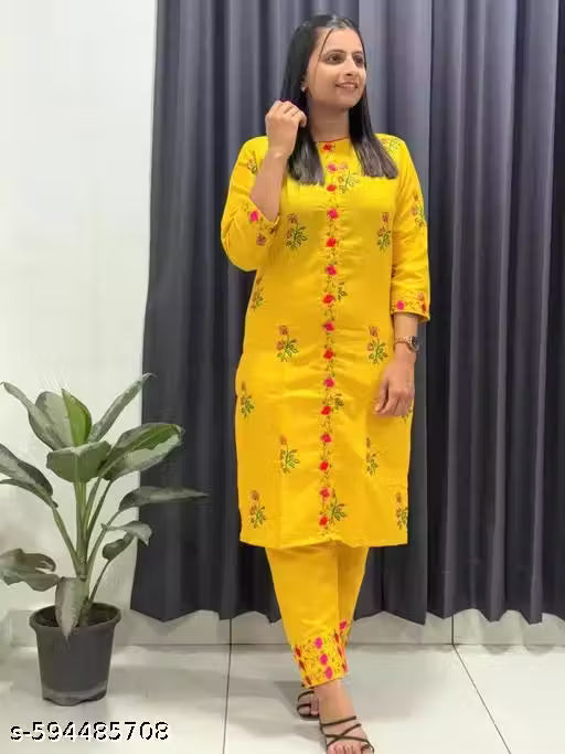 Women Cotton Blend Kurta Pant Set